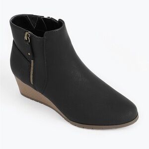 Maurices Black Zip Up Wedge Boots with Tan Soles